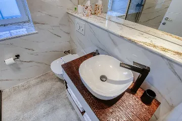 8-Bedroom Villa for 16 Guests in Poljica