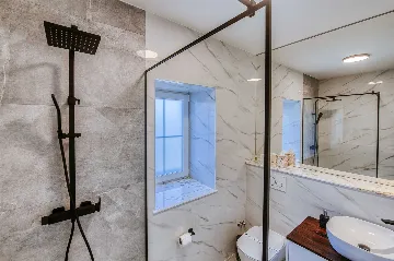 8-Bedroom Villa for 16 Guests in Poljica