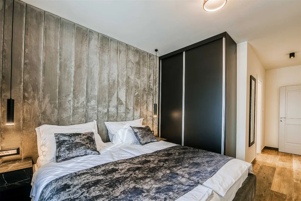 8-Bedroom Villa for 16 Guests in Poljica