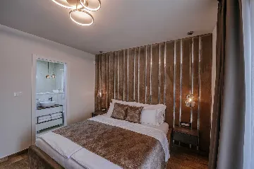 8-Bedroom Villa for 16 Guests in Poljica