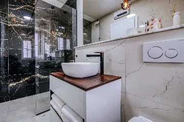 8-Bedroom Villa for 16 Guests in Poljica