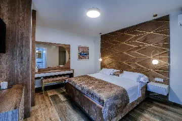 8-Bedroom Villa for 16 Guests in Poljica