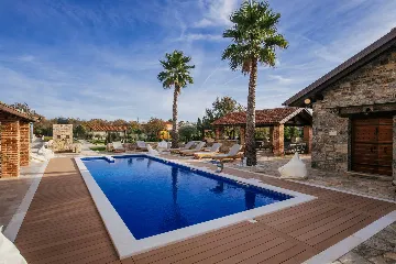 8-Bedroom Villa for 16 Guests in Poljica