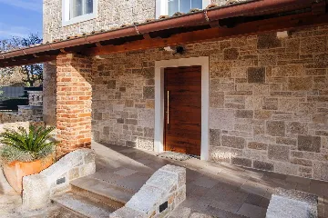 8-Bedroom Villa for 16 Guests in Poljica