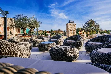 8-Bedroom Villa for 16 Guests in Poljica