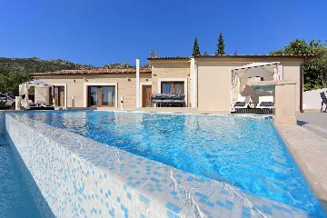 4-Bedroom Villa for 8 Guests in Starigrad