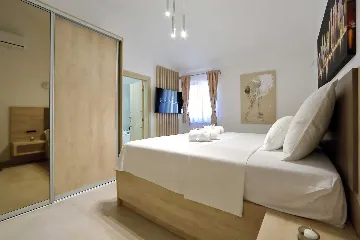 4-Bedroom Villa for 8 Guests in Starigrad