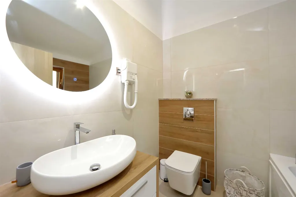 4-Bedroom Villa for 8 Guests in Starigrad