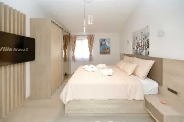 4-Bedroom Villa for 8 Guests in Starigrad