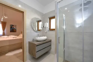 4-Bedroom Villa for 8 Guests in Starigrad