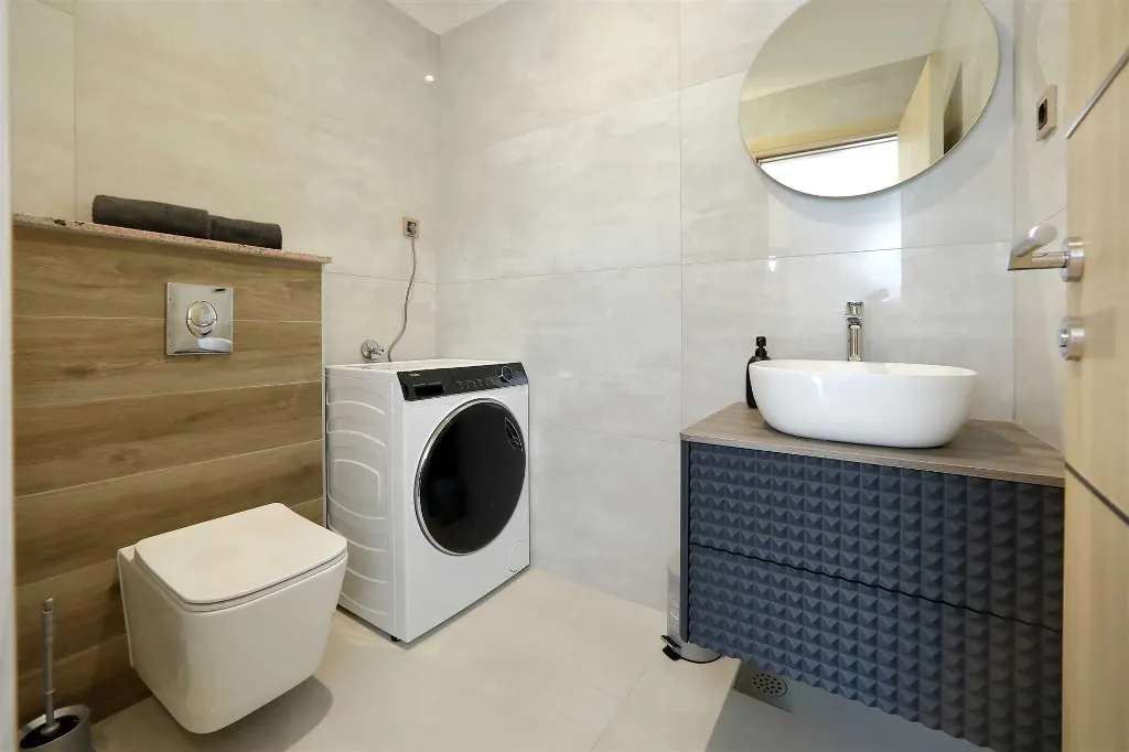 4-Bedroom Villa for 8 Guests in Starigrad