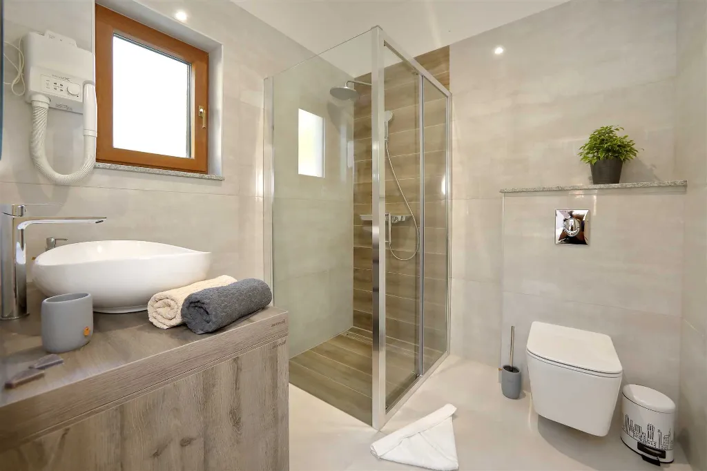4-Bedroom Villa for 8 Guests in Starigrad
