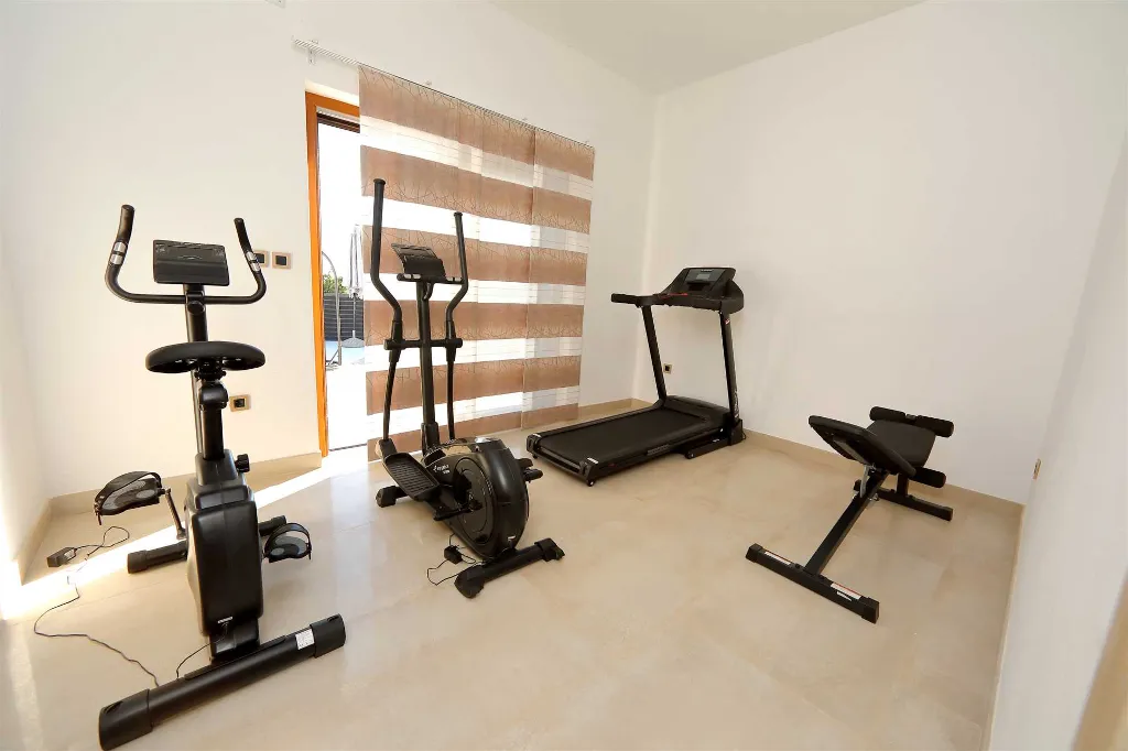 4-Bedroom Villa for 8 Guests in Starigrad