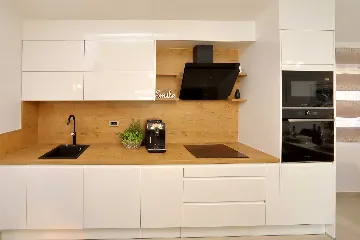 4-Bedroom Villa for 8 Guests in Starigrad