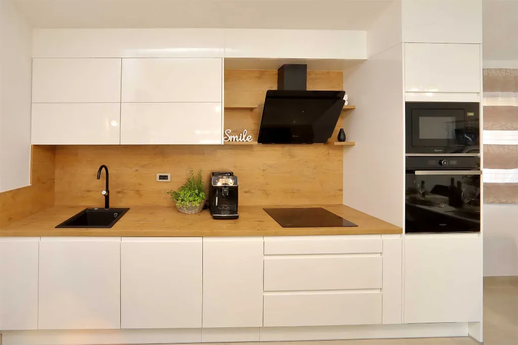 4-Bedroom Villa for 8 Guests in Starigrad