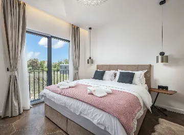 4-Bedroom Villa for 8 in Zaton, Nin