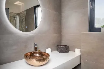 4-Bedroom Villa for 8 in Zaton, Nin