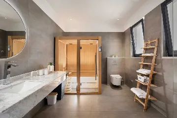 4-Bedroom Villa for 8 in Zaton, Nin