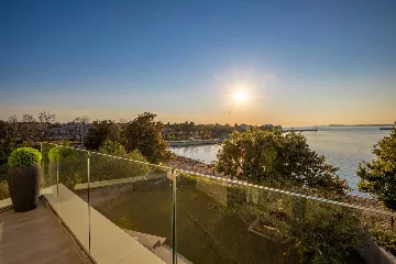 4-Bedroom Villa for 8 in Zaton, Nin