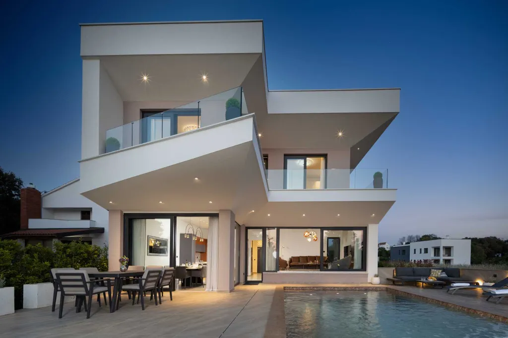 4-Bedroom Villa for 8 in Zaton, Nin