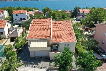 Pridraga 3-Bedroom Villa with Jacuzzi