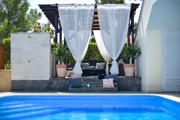 Pridraga 3-Bedroom Villa with Jacuzzi