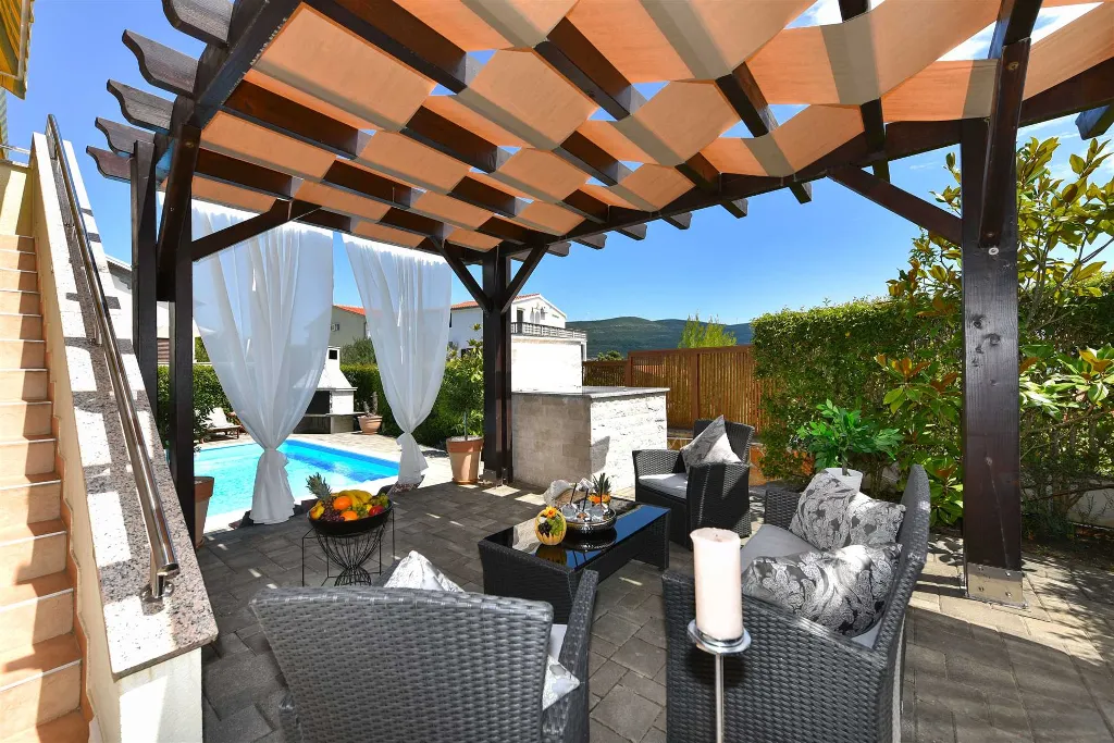 Pridraga 3-Bedroom Villa with Jacuzzi