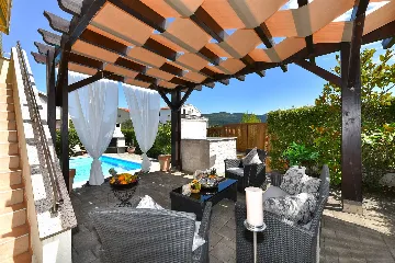 Pridraga 3-Bedroom Villa with Jacuzzi