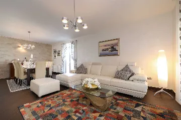 Pridraga 3-Bedroom Villa with Jacuzzi