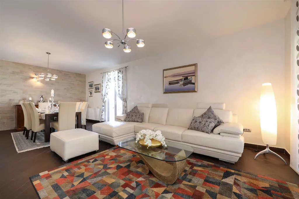 Pridraga 3-Bedroom Villa with Jacuzzi