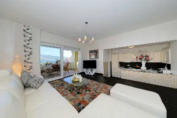 Pridraga 3-Bedroom Villa with Jacuzzi