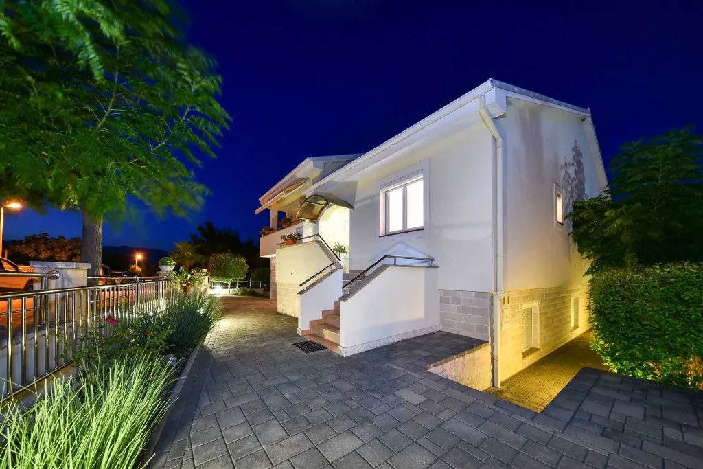 Pridraga 3-Bedroom Villa with Jacuzzi