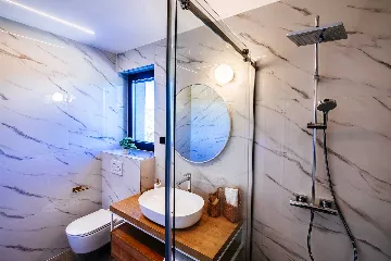 Modern 4-Bedroom Villa in Sukošan for 8