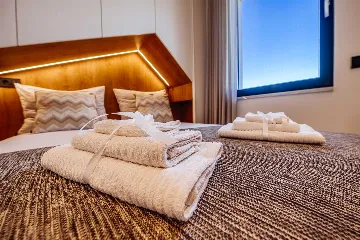 Modern 4-Bedroom Villa in Sukošan for 8