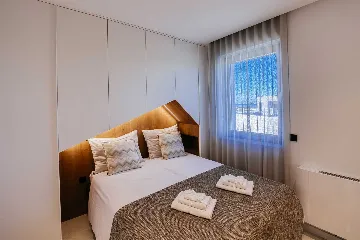 Modern 4-Bedroom Villa in Sukošan for 8