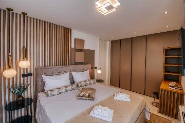 Modern 4-Bedroom Villa in Sukošan for 8