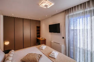 Modern 4-Bedroom Villa in Sukošan for 8