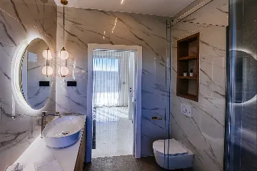 Modern 4-Bedroom Villa in Sukošan for 8