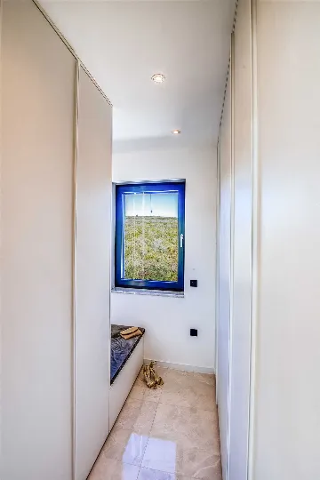 Modern 4-Bedroom Villa in Sukošan for 8