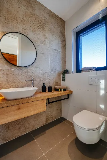 Modern 4-Bedroom Villa in Sukošan for 8