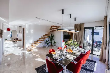 Modern 4-Bedroom Villa in Sukošan for 8