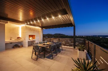 Modern 4-Bedroom Villa in Sukošan for 8