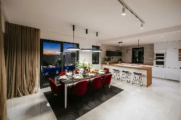 Modern 4-Bedroom Villa in Sukošan for 8