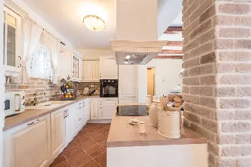 3-Bedroom Villa in Pridraga for up to 8 Guests