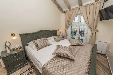 3-Bedroom Villa in Pridraga for up to 8 Guests