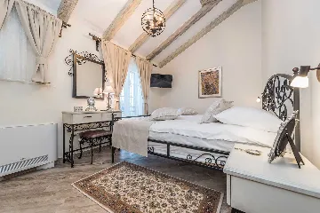 3-Bedroom Villa in Pridraga for up to 8 Guests