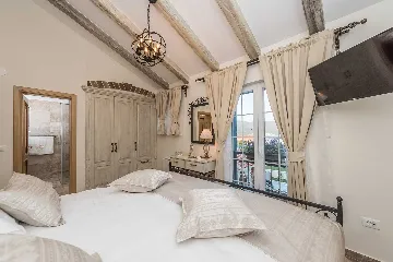 3-Bedroom Villa in Pridraga for up to 8 Guests