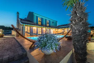 3-Bedroom Villa in Pridraga for up to 8 Guests