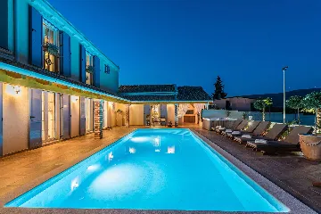 3-Bedroom Villa in Pridraga for up to 8 Guests