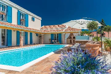 3-Bedroom Villa in Pridraga for up to 8 Guests